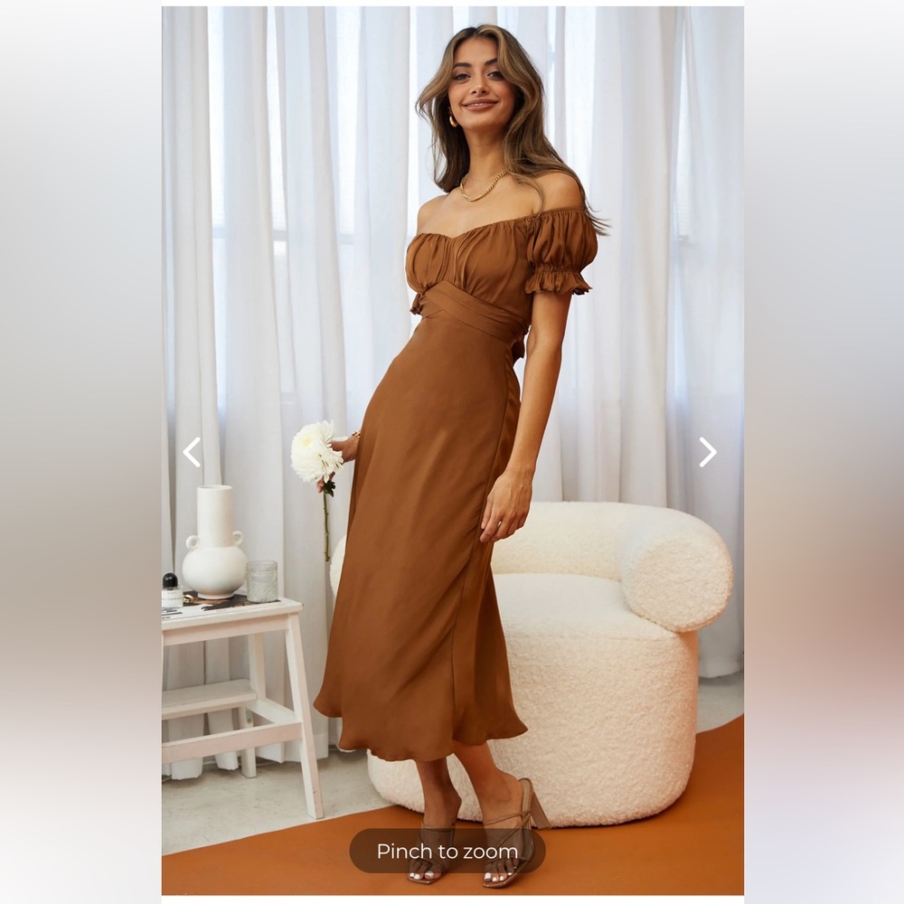 Selfie Leslie-Linka Off The Shoulder Midi Dress